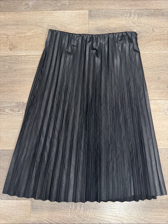 INC International Concepts Dresses & Skirts - INC International Concepts Black Pleated Faux-Leather Midi Skirt 1238